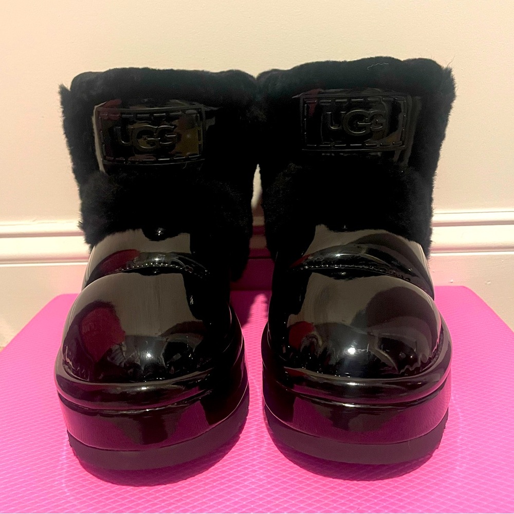 New UGG Classic Chillapeak Shine Boots size 7